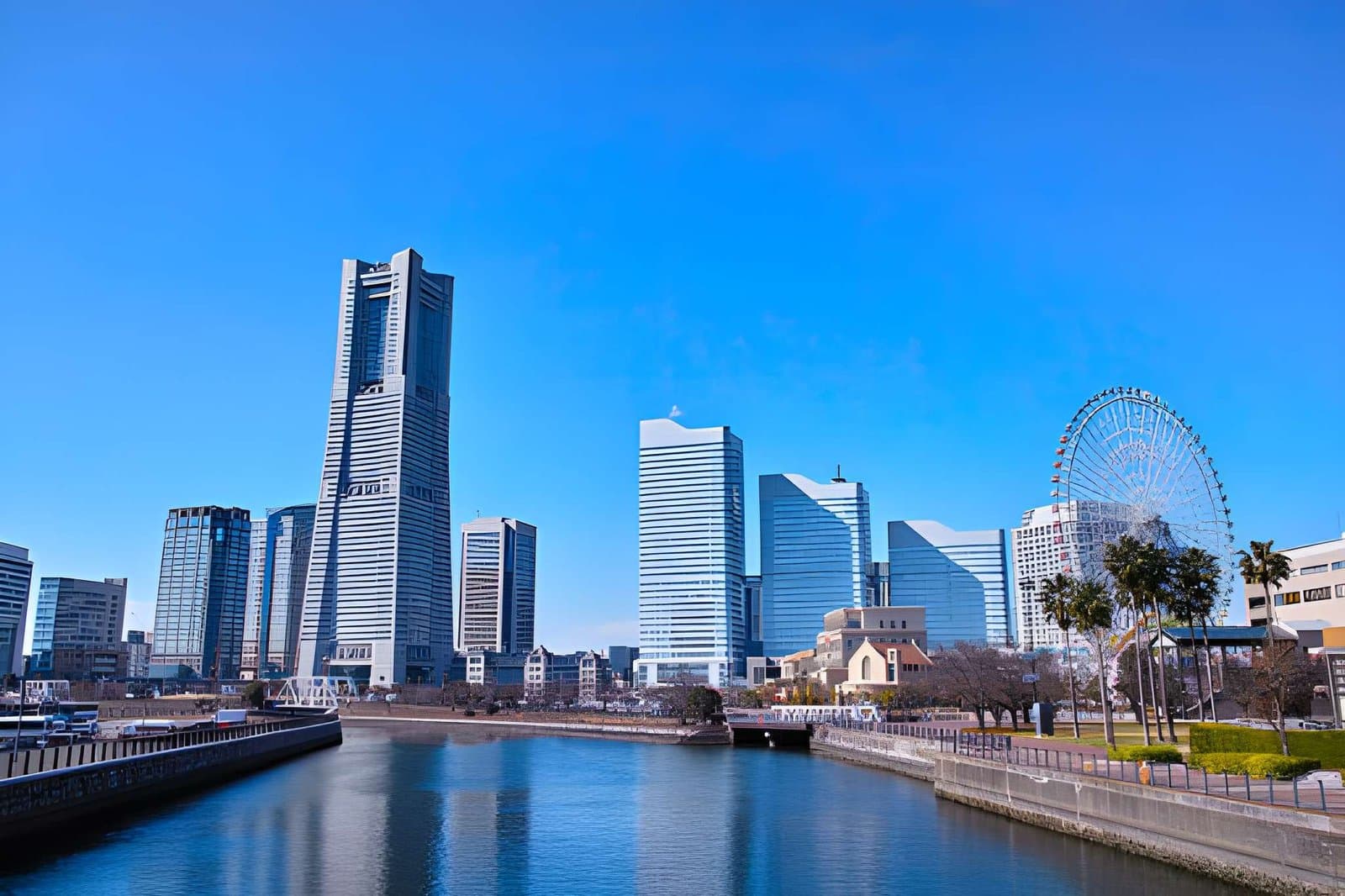 Yokohama skyline with Landmark Tower and Cosmo Clock 21 Ferris wheel
